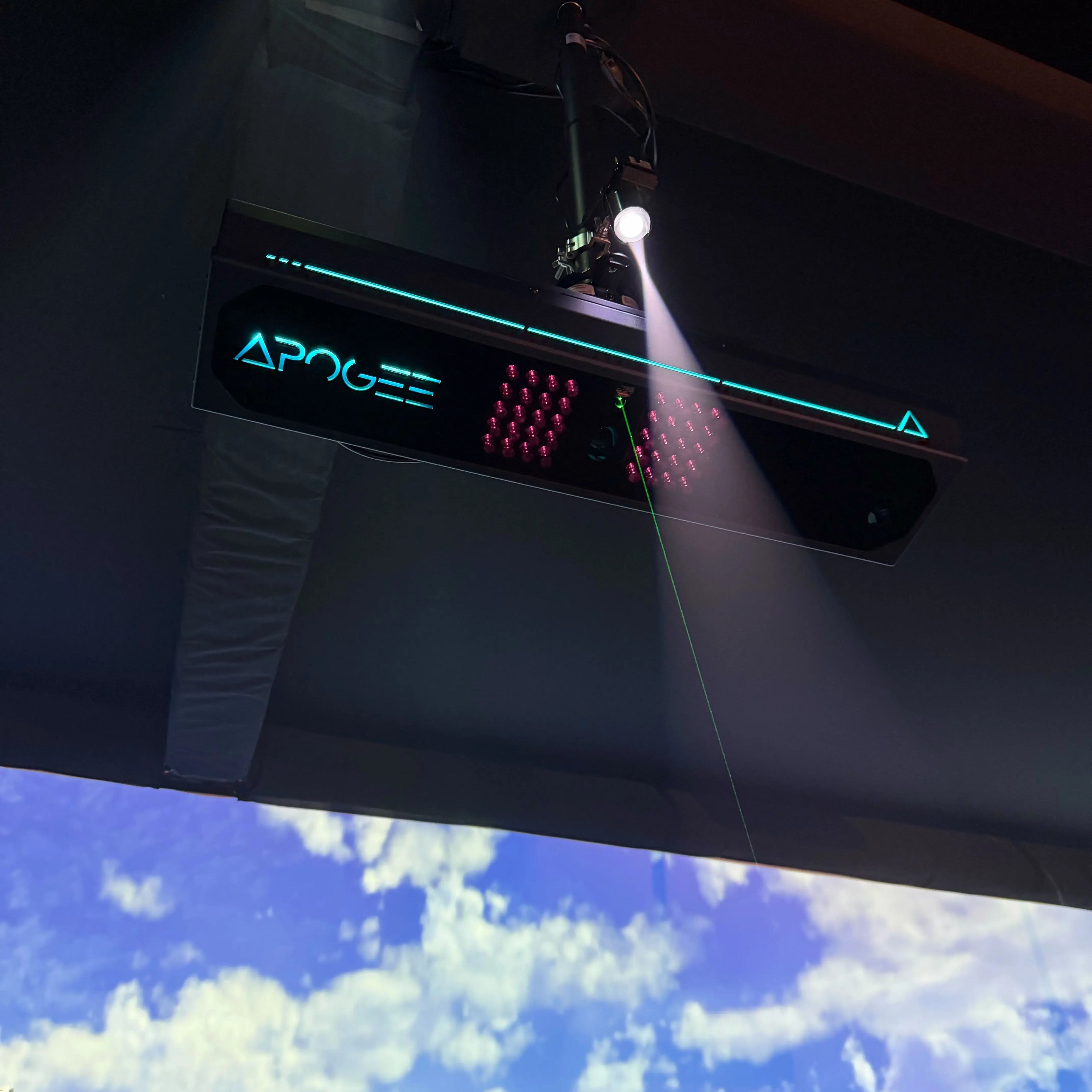 APOGEE Launch Monitor by TruGolf